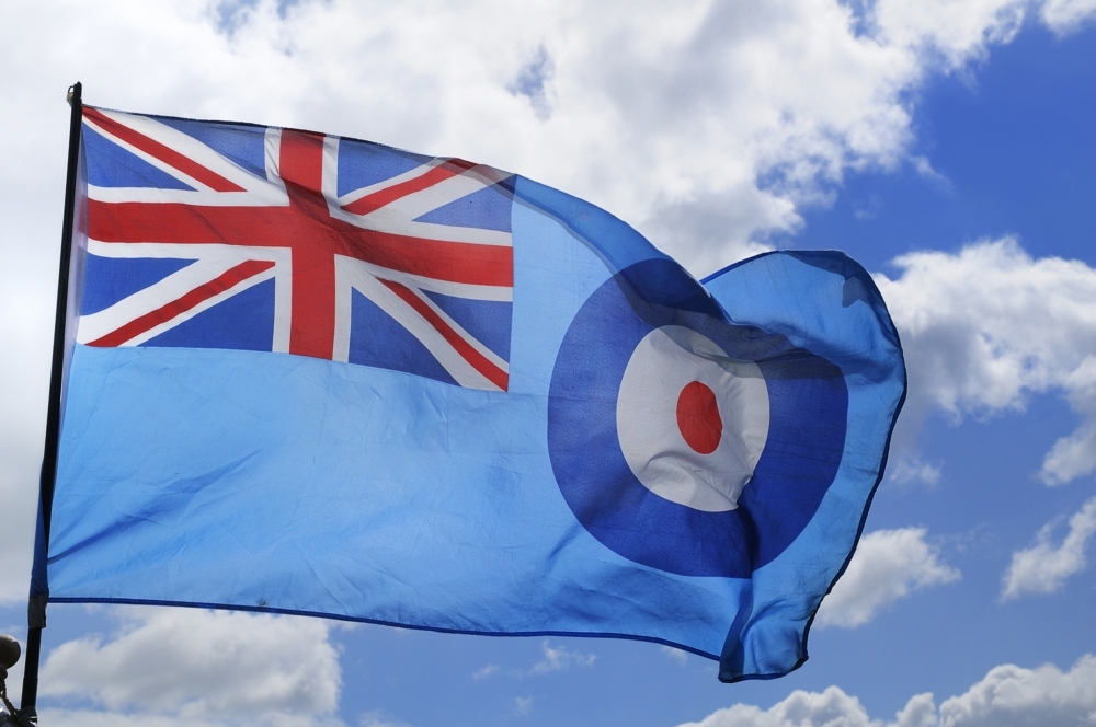 RAF ENSIGN FLAG 3 x 2 NEW POLYESTER POST FREE IN UK 